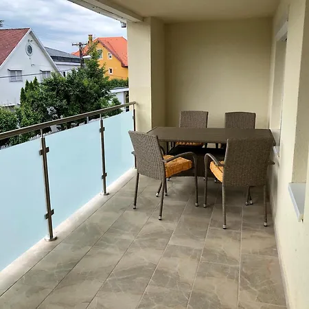 Janos Apartman Balatonfuered Exterior photo